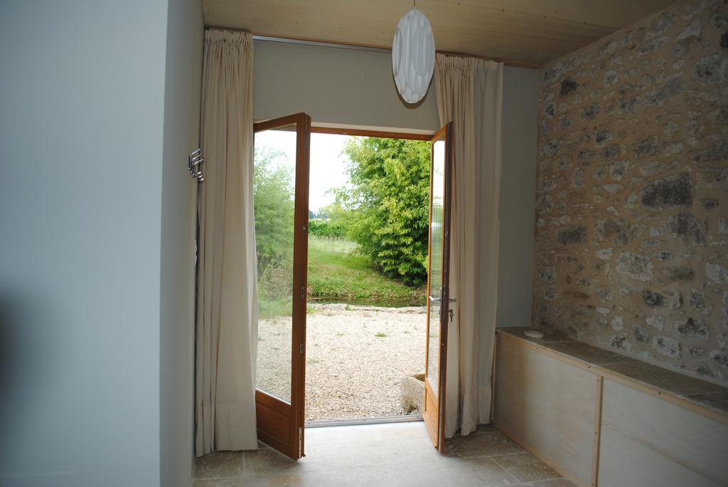 Les Foucauds Hotel Saint-Quentin-de-Caplong Стая снимка