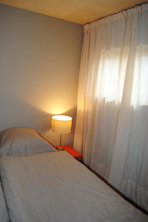 Les Foucauds Hotel Saint-Quentin-de-Caplong Стая снимка