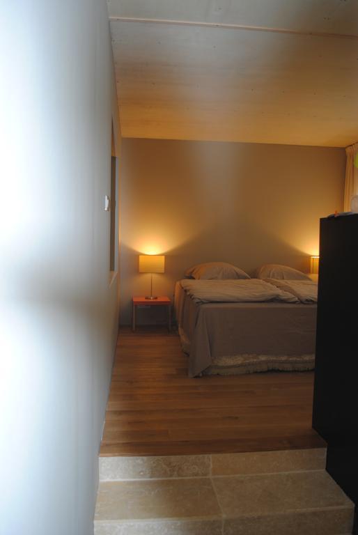 Les Foucauds Hotel Saint-Quentin-de-Caplong Стая снимка
