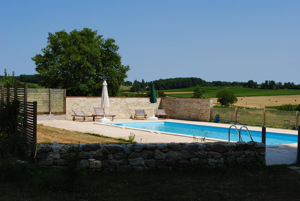 Les Foucauds Hotel Saint-Quentin-de-Caplong Екстериор снимка