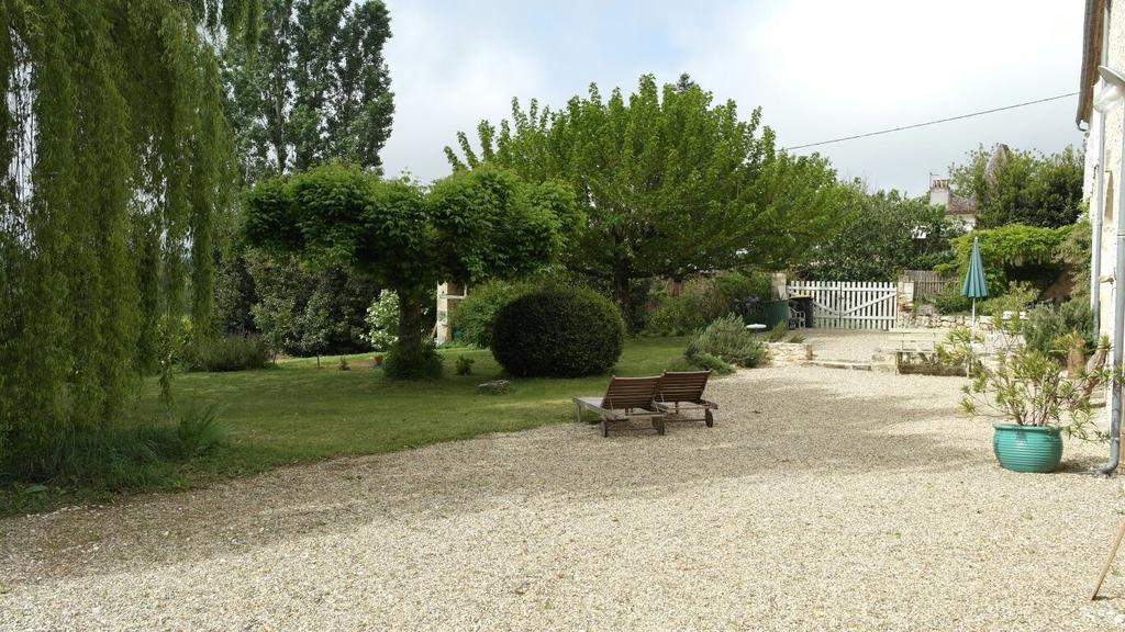 Les Foucauds Hotel Saint-Quentin-de-Caplong Екстериор снимка
