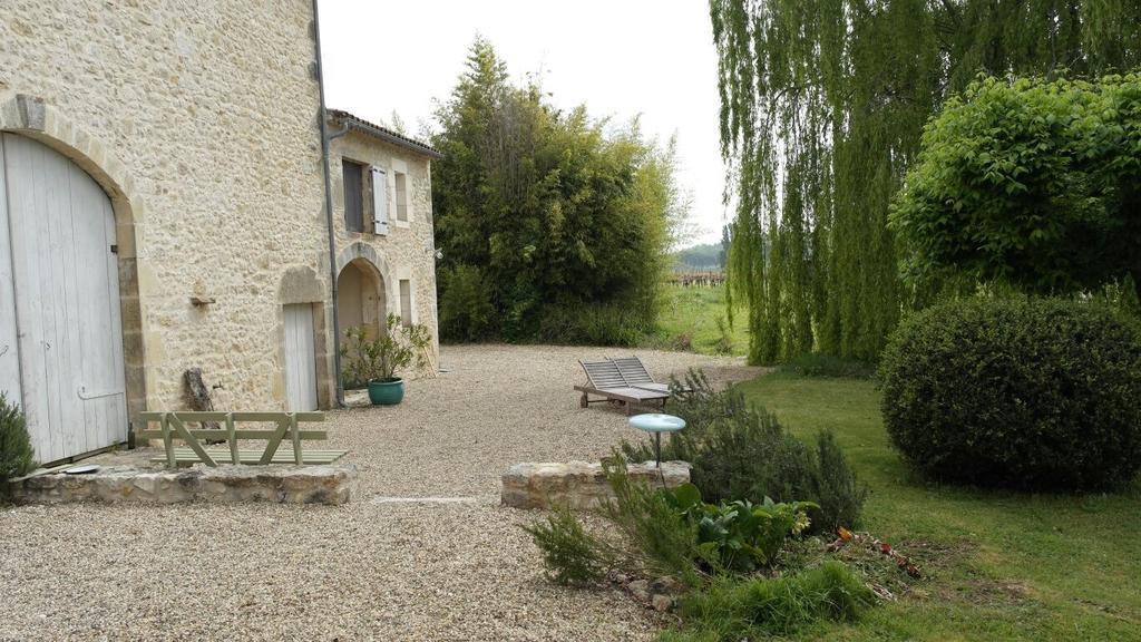 Les Foucauds Hotel Saint-Quentin-de-Caplong Екстериор снимка